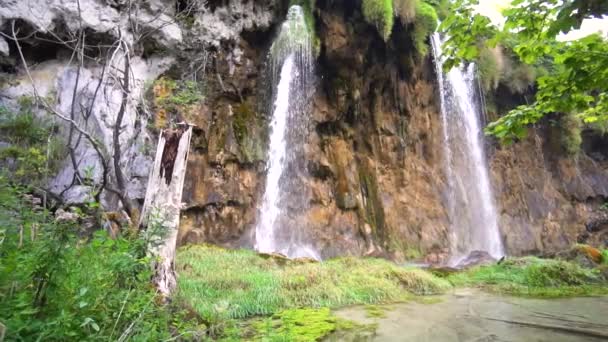 Close Low Angle Shot Waterfall Plitvice Lakes National Park Central — Video Stock