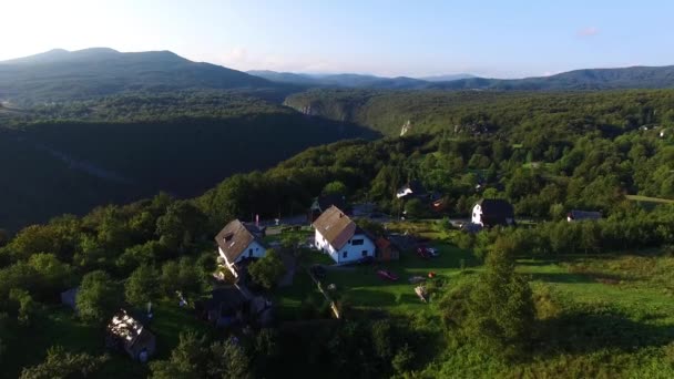 Panoramic Aerial Drone Shot Cabins Plitvice National Park Central Croatia — 图库视频影像