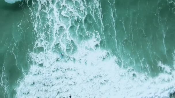 Beginner Surfers Trying Get Breaking Waves Wide Tracking Aerial Shot — Vídeo de Stock