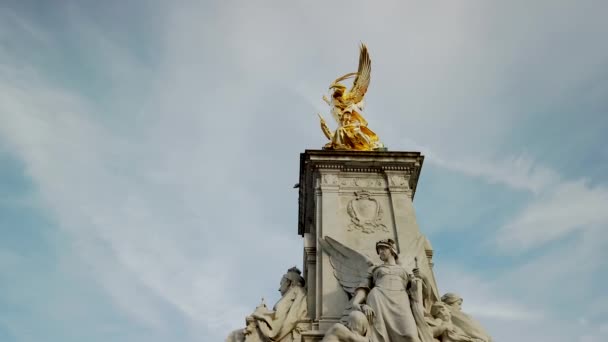 Queen Victoria Memorial Designed Thomas Brock Located End Mall London — Video Stock