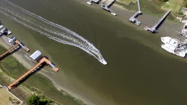 Tracking Boat Intracoastal Waterway Southeastern Bright Sunny Day — Stock videók