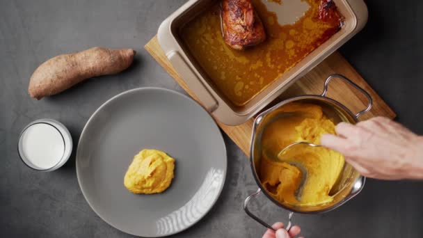 Top View Serving Delicious Mashed Sweet Potato Coconut Milk Roasted — Vídeos de Stock