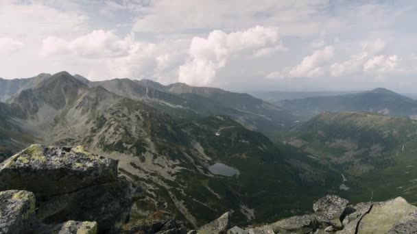 Panning Shot Showing Panoramic View Valley Rohacske Plesa Lakes West — Stockvideo
