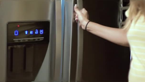 Pregnant Woman Closing Refrigerator Door Background — Vídeo de Stock