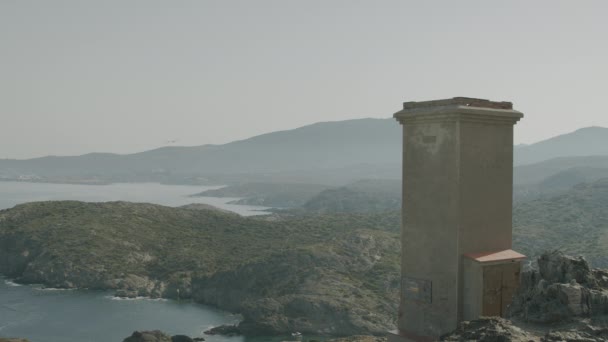 Panoramic View Tower Cap Creus Lot Seaguls Circling People Walking — Αρχείο Βίντεο