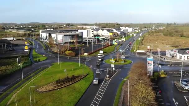 Aerial Flying Traffic Roundabout Smalltown Carrick Shannon Ireland Europe — Stock videók