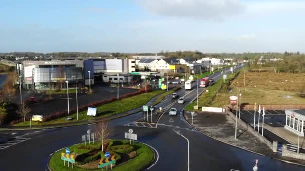 Aerial Flying Traffic Roundabout Smalltown Carrick Shannon Ireland Europe — Αρχείο Βίντεο