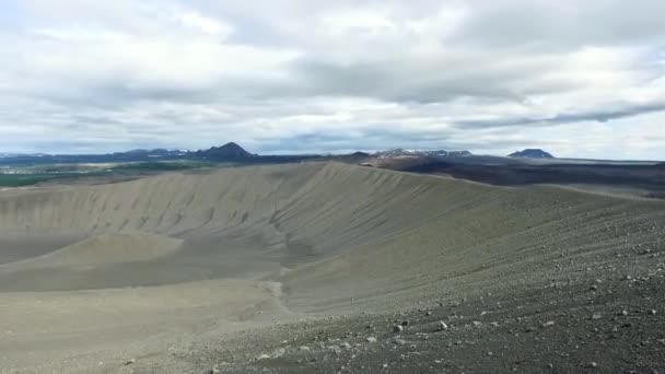 Hiking Crater Iceland — Stockvideo