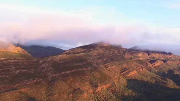 Sunrise Drone Footage Wilpena Pound Australia — 비디오
