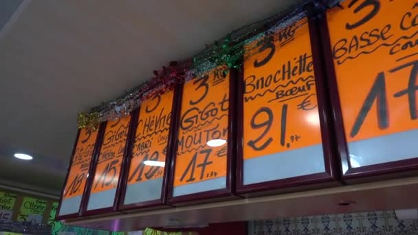 Meat Stall Market Price Tags Shows Head Price Shows Pound — Stockvideo