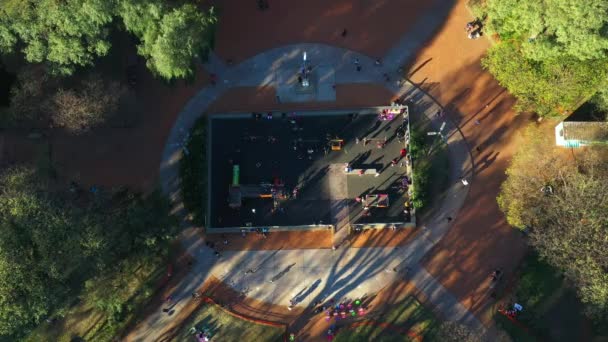 Drone Playground Square Children Family Animals City Springtime Bird Eye — Vídeo de Stock
