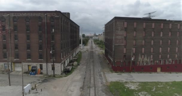 Aerial Two Warehouse Downtown Louis Mississippi River — Stockvideo