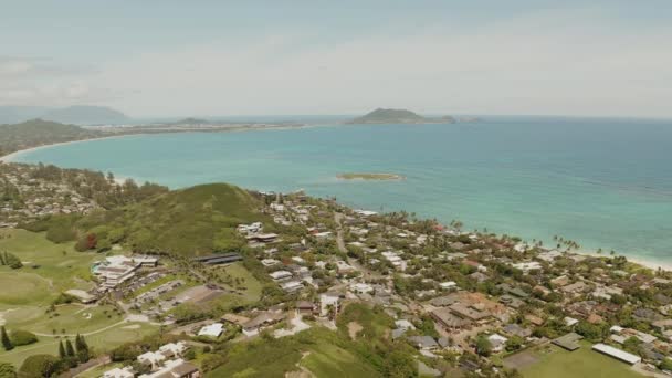 Drone Aerial Pull Back Lanikai Pillbox Hike Oahu Hawaii — Stockvideo