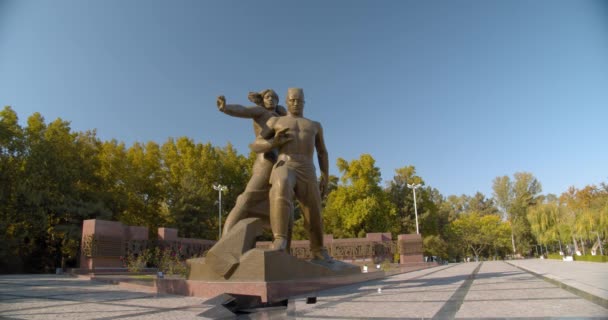 Monument Courage Tashkent Uzbekistan Dedicated Strongest Earthquake 1966 Static Shot — 비디오