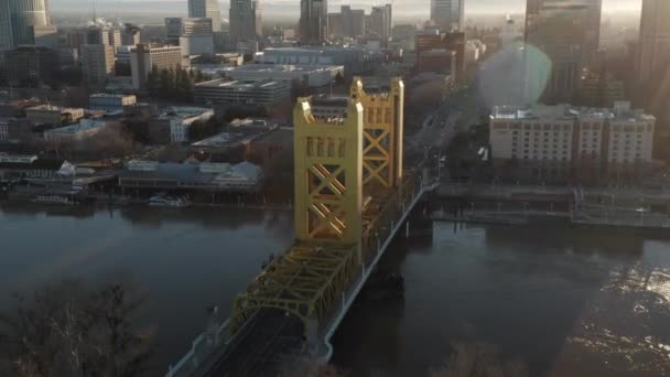 Aerial Drone Tilt Tower Bridge Downtown Sacramento Including Old Sacramento — Vídeo de Stock