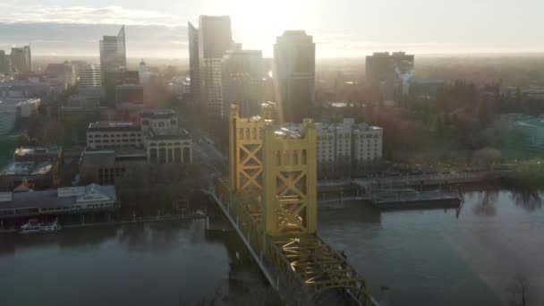 Aerial Drone Right Parallax Tower Bridge Downtown Sacramento Including Old — Αρχείο Βίντεο