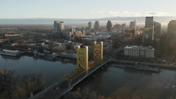 Aerial Drone Right Parallax Tower Bridge Downtown Sacramento Including Old — Video