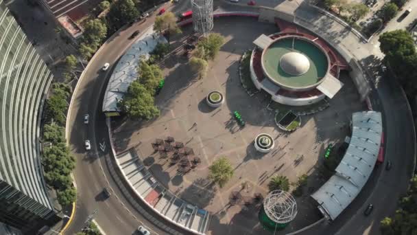 Aerial Top View Roundabout Mexico City Cars Passing Drone Descending — Stockvideo