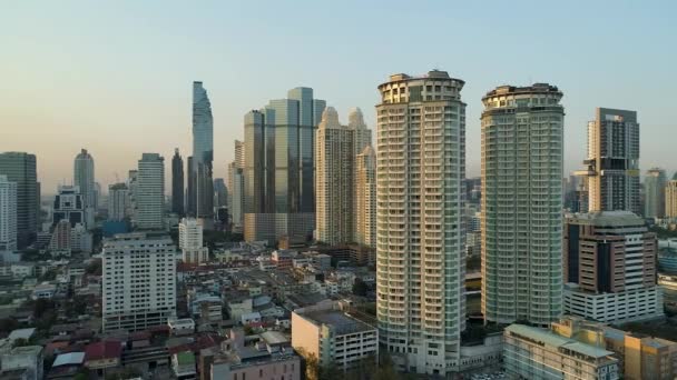 Bangkok Skyline Clear Blue Sky Aerial Dolly Left — Wideo stockowe