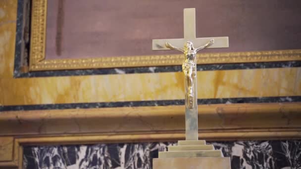 Golden Statue Jesus Christ Cross Classic Church — Vídeo de Stock