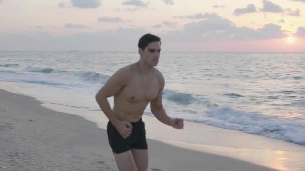 Young Sporty Man Running Beach Summer Evening — Vídeo de stock