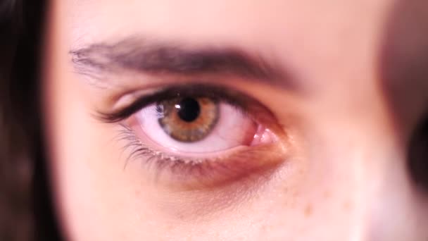 Woman Opens Brown Eye Close — Vídeo de Stock