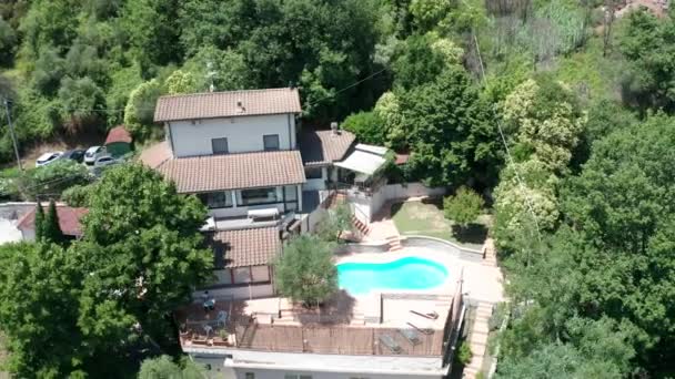 Aerial Dolly Mediterranean Villa Woodlands — Stockvideo