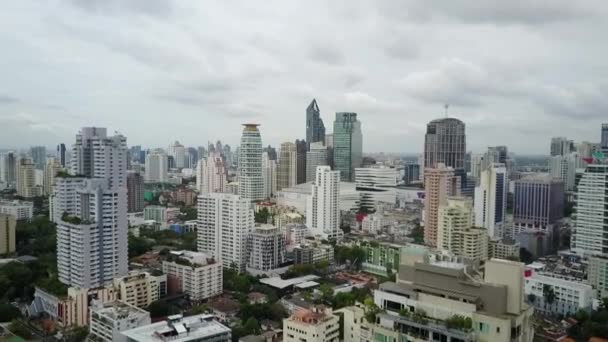 Bangkok Thailand Modern High Rise Building Structures Cloudy Sky Sukhumvit — Stock Video