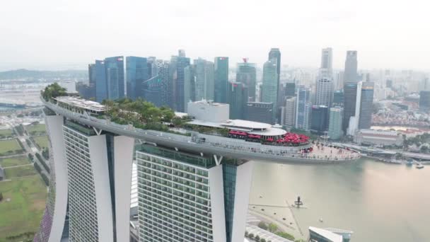 Drone Circling Amazing Rooftop Skyscrapers Singapore — Stock video