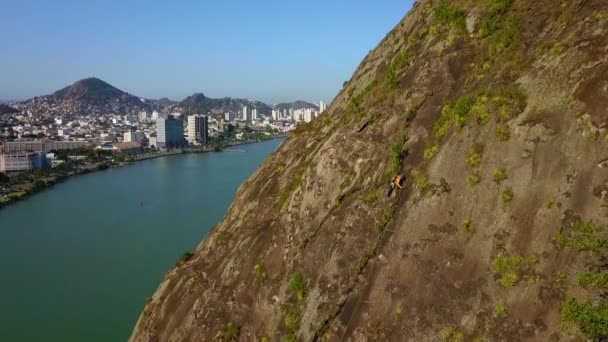 Rock Cimbing Ocean Drone Clip Sunny Day Vitria Esprito Santo — Stock videók