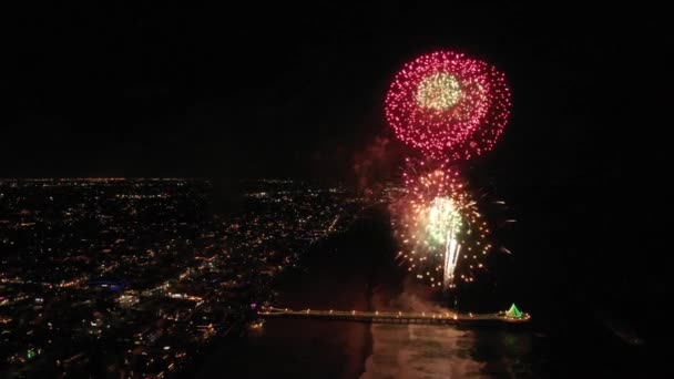 Grand Finale Christmas Fireworks Show Beach Pier California Usa — ストック動画