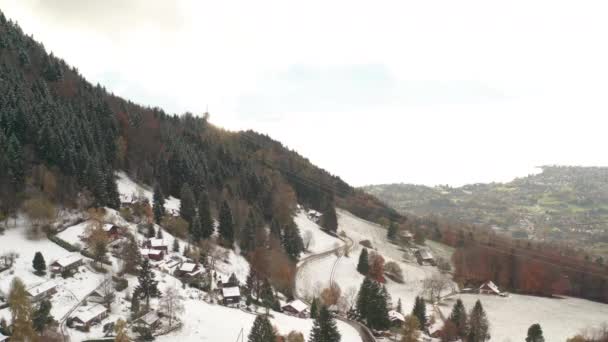 Jib Small Town Snow Covered Mountain — Vídeos de Stock