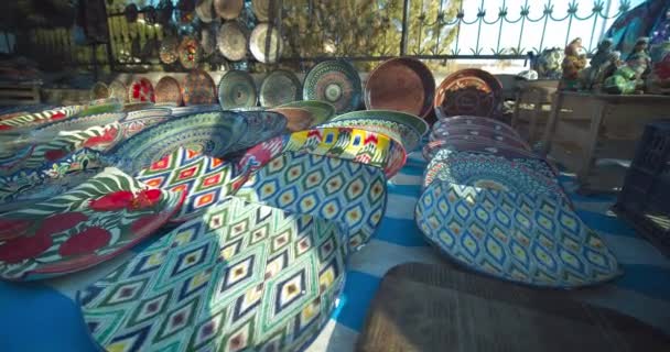 Sale Colorful National Ceramic Plates Lyagan Chorsu Bazaar Old Town — Vídeo de Stock