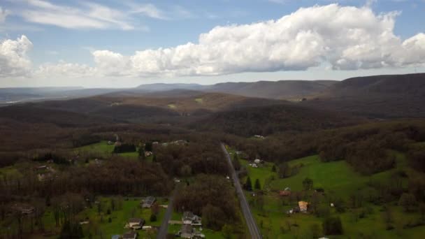 Aerial Drone Timelapse Central Pennsylvania Mountains Spring Green Fields Blue — Vídeos de Stock