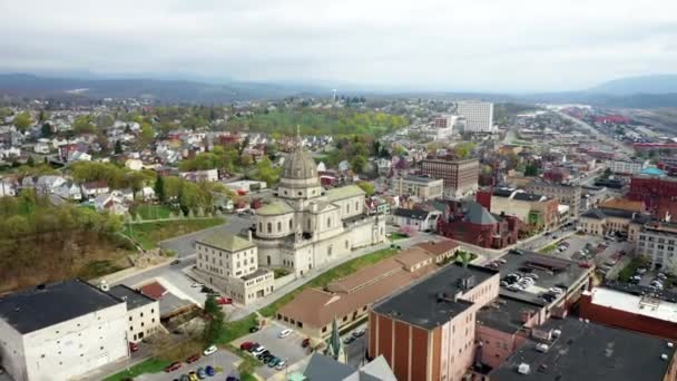 Aerial Drone Flying Small Rural Downtown Altoona Pennsylvania Summer Showcasing — Video Stock