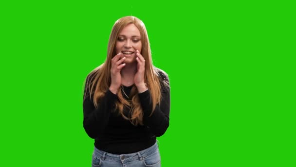 Cute Long Haired Blonde Woman Laughing Green Screen — Vídeo de stock