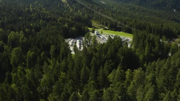 Aerial Establishing Shot Seilbahn Zugspitze Talstation Germany — Vídeos de Stock