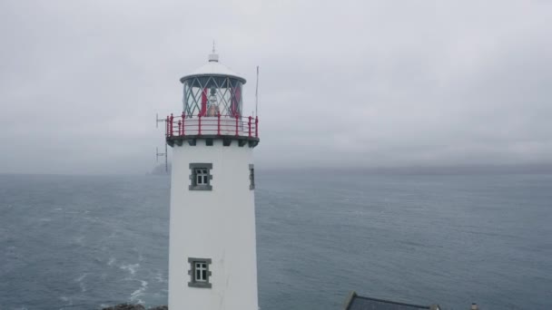 Aerial Close Lighthouses Beam Light Coming Its Lens Its Emitting — Video Stock
