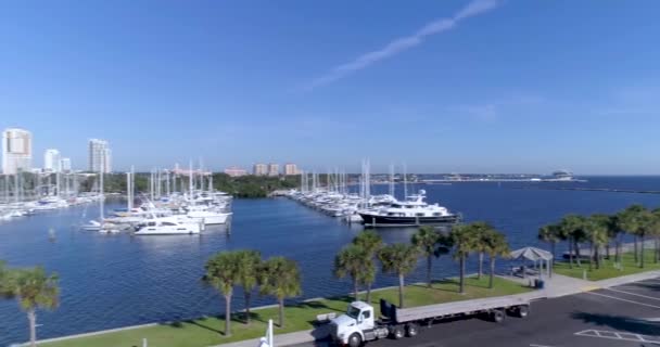 Aerial Panorama Video Marina Downtown Waterfront Skyline Petersburg Florida — Vídeos de Stock