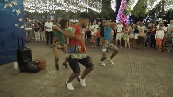 Afro Dancers Street Performing Coreography Crowd — Vídeos de Stock