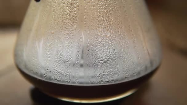 Close Macro View Fresh Hot Coffee Dripping Large Glass Chemex — Stockvideo