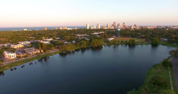 Aerial Video Petersburg Crescent Lake Park — 图库视频影像