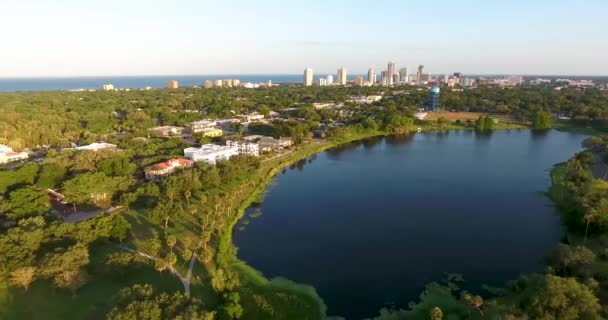Aerial Video Crescent Lake Park Petersburg Florida — стоковое видео