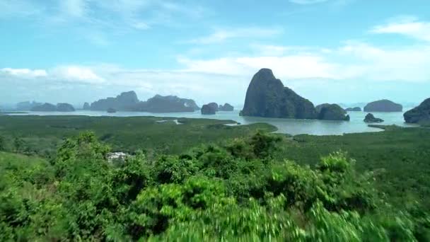 Hidden Heavenly Paradise Middle Lush Green Island Clear Summer Sky — Vídeos de Stock