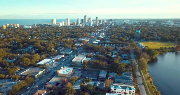 Luchtfoto Van Downtown Skyline Langs 4Th Street North Petersburg — Stockvideo