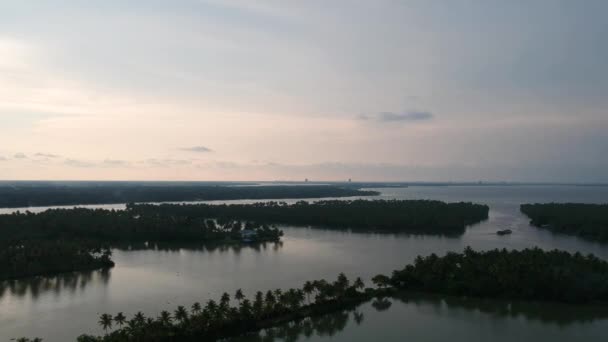 Beautiful Aerial Shot Backwater Island Vembanad Lake Asia Boat Cruise — Stok video
