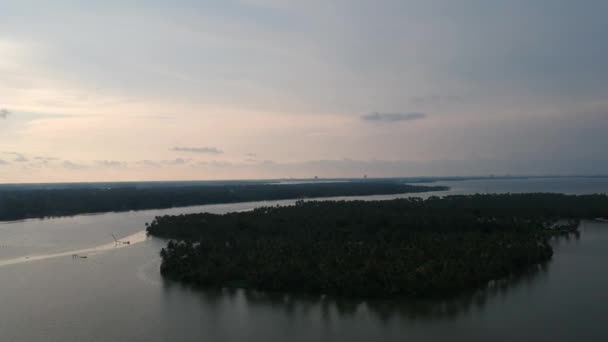 Prachtige Luchtfoto Van Een Backwater Eiland Vembanad Meer Azië Zonsondergang — Stockvideo