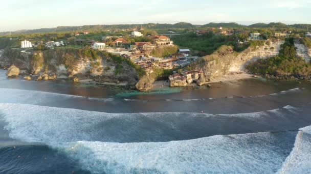 Parallax Aerial View Famous Surfer Spot Suluban Beach Sunset Uluwatu — Vídeo de Stock