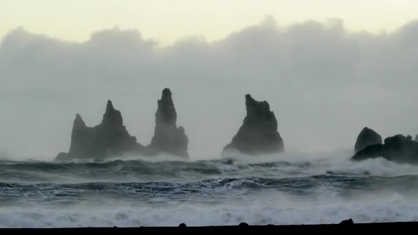 Reynisdrangar Volcanic Rock Formations Vik Iceland — Stockvideo