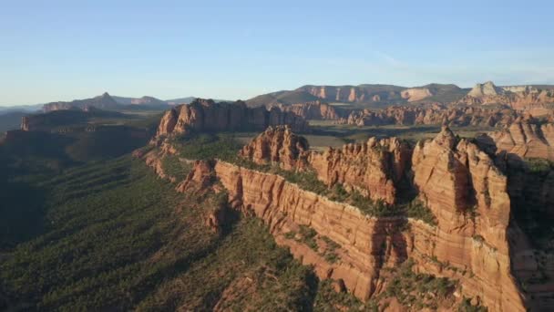 Aerial Pan Right Expansive Orange Utah Mountains Valleys Showing Impressive — Stock Video